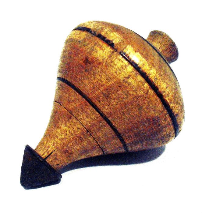 Vintage wooden spinning top - used - 1950s/1960s