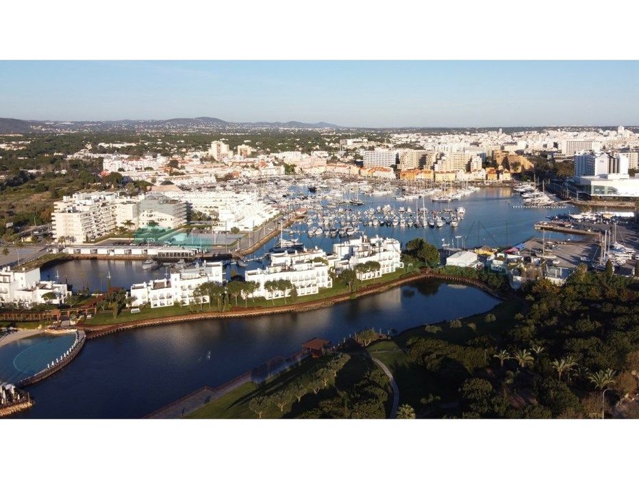 Moradia em banda V3+2 Vilamoura