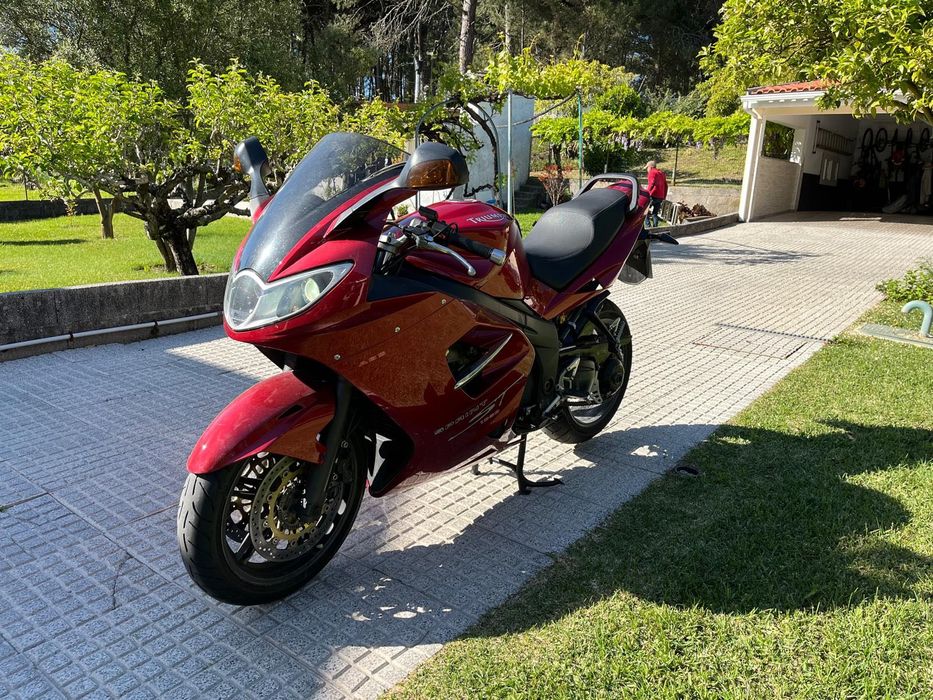 Triumph Sprint ST 1050