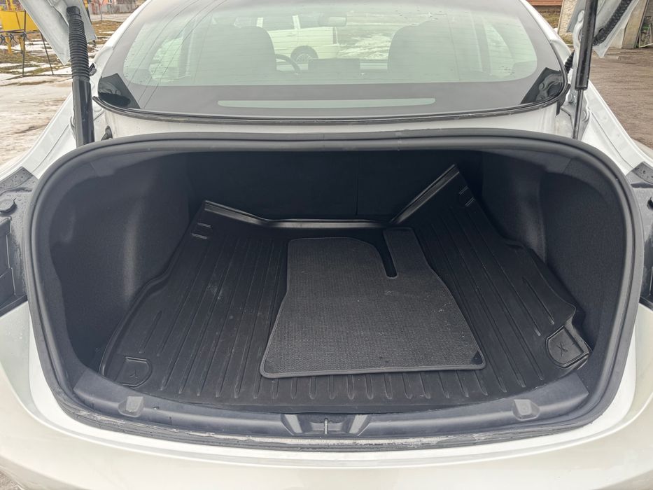 Продам Тesla model 3