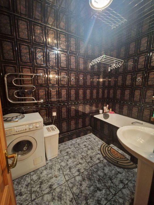 Продам простору 3-кімнатну квартиру на вул. А. Корольова (957-637)