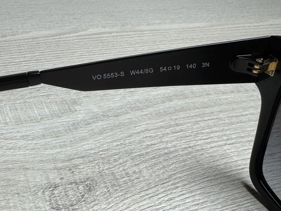 Сонцезахисні окуляри VOGUE