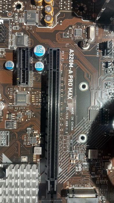 Płyta główna msi a320 pro max + ryzen 5 2400g +8 gb ddr4