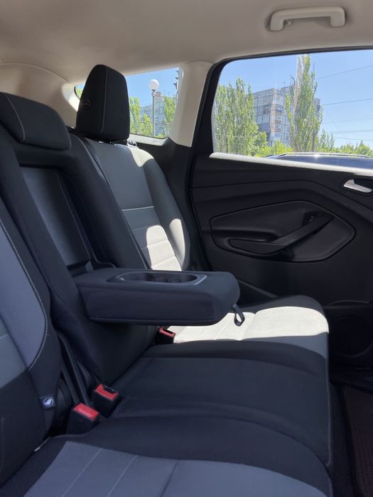 Ford Escape 1,6 L.