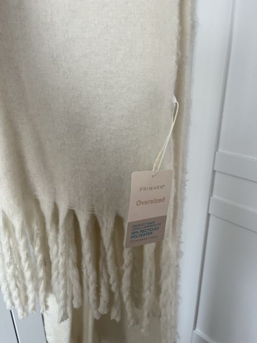 Szal z frędzlami Primark