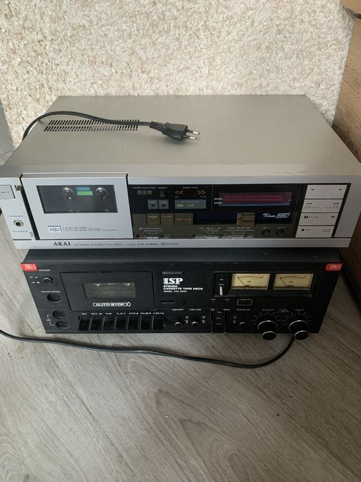 Касетна дека AKAI