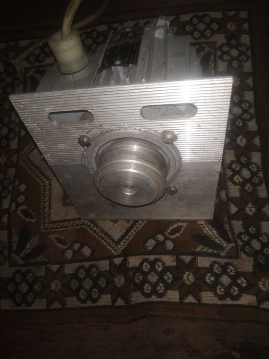 Продам асинхронный двигатель