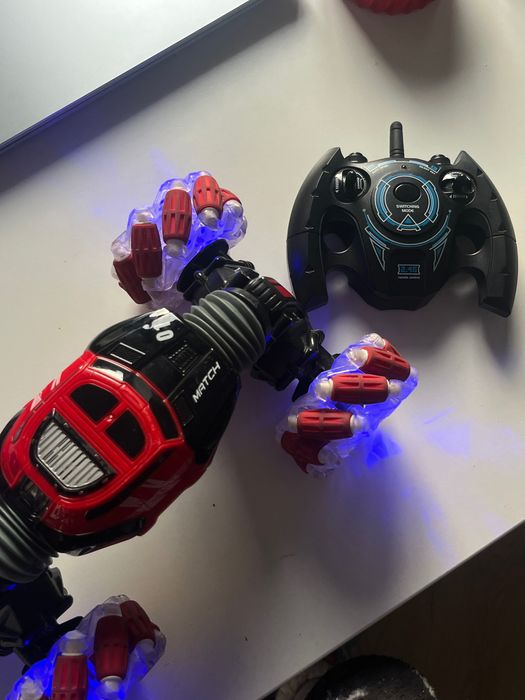 машинка на пульті управління