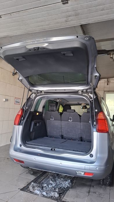 Продам Peugeot 5008, 1.6D