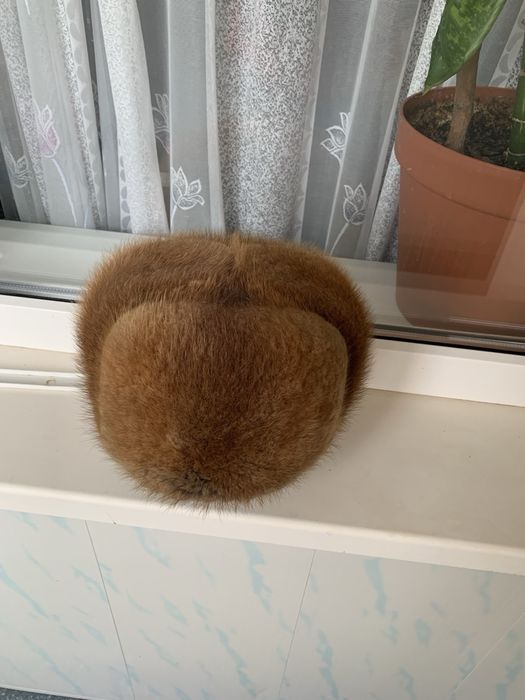 Продам пыжиковую шапку ( натуральная)