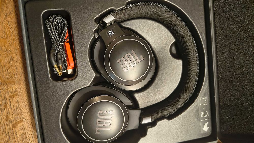 Auscultadores JBL Live 660NC excelentes