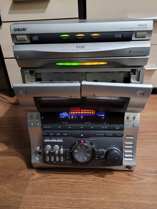 Музыкальный центр.    .