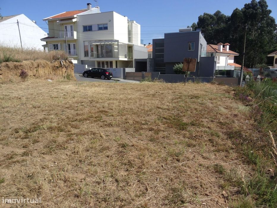 Lote Urbano para moradia 4 frentes, V.N. Gaia, Perosinho