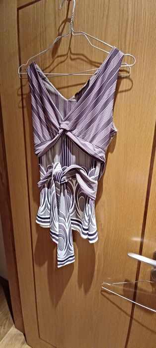 Top em poliester tamanho S da BCBG