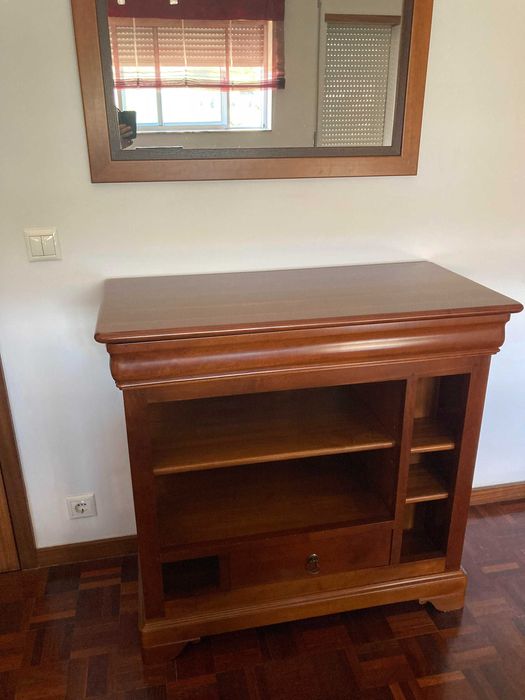 Móvel em cerejeira maciça