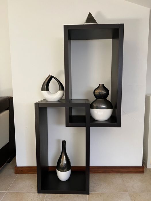 vendo móvel com 4 peças decorativas