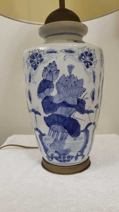 Piękna ceramiczna lampka nocna