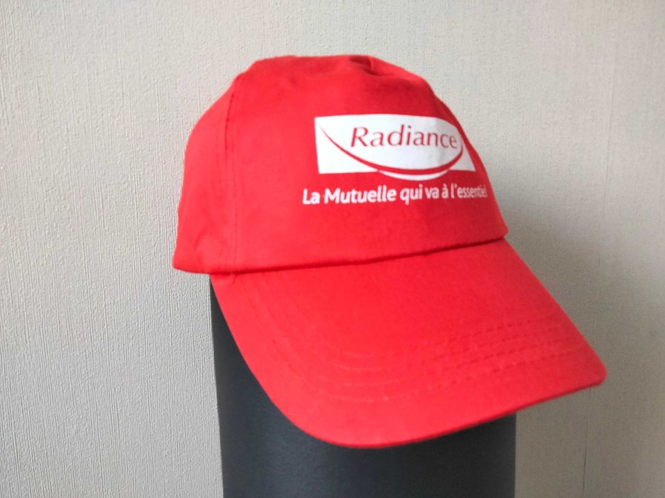 Czapeczka z daszkiem, czapka bejsbolówka