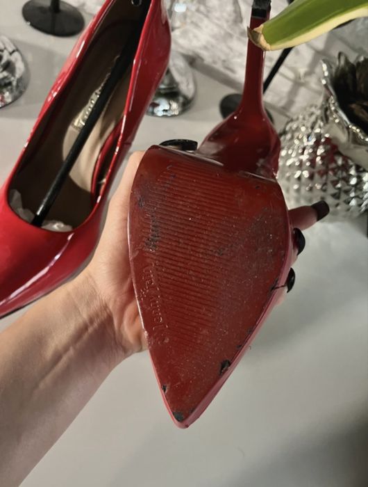 Szpilki czerwone lakierowane platforma 37