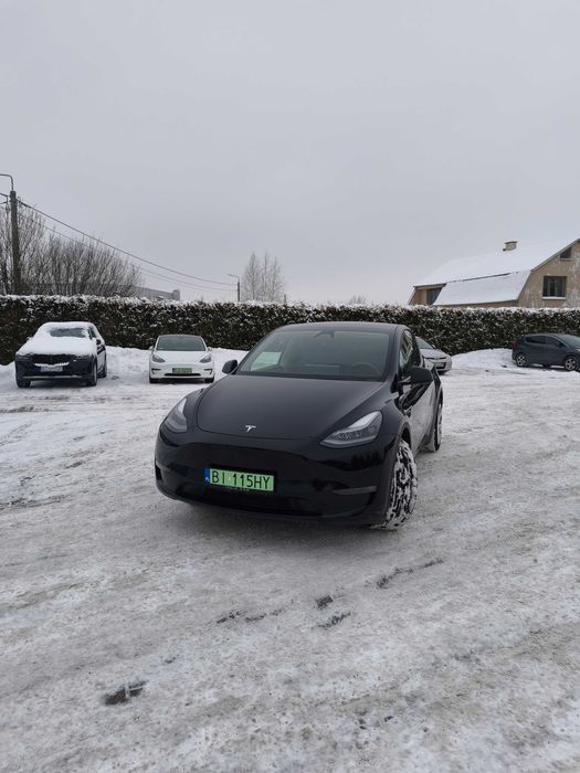 TESLA Y 4X4 2024 DUAL MOTOR Long Range faktura VAT23% MAŁY PRZEBIEG