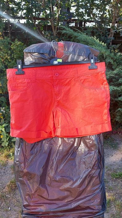 Krótkie spodenki jeans męskie czerwone rozmiar XL
