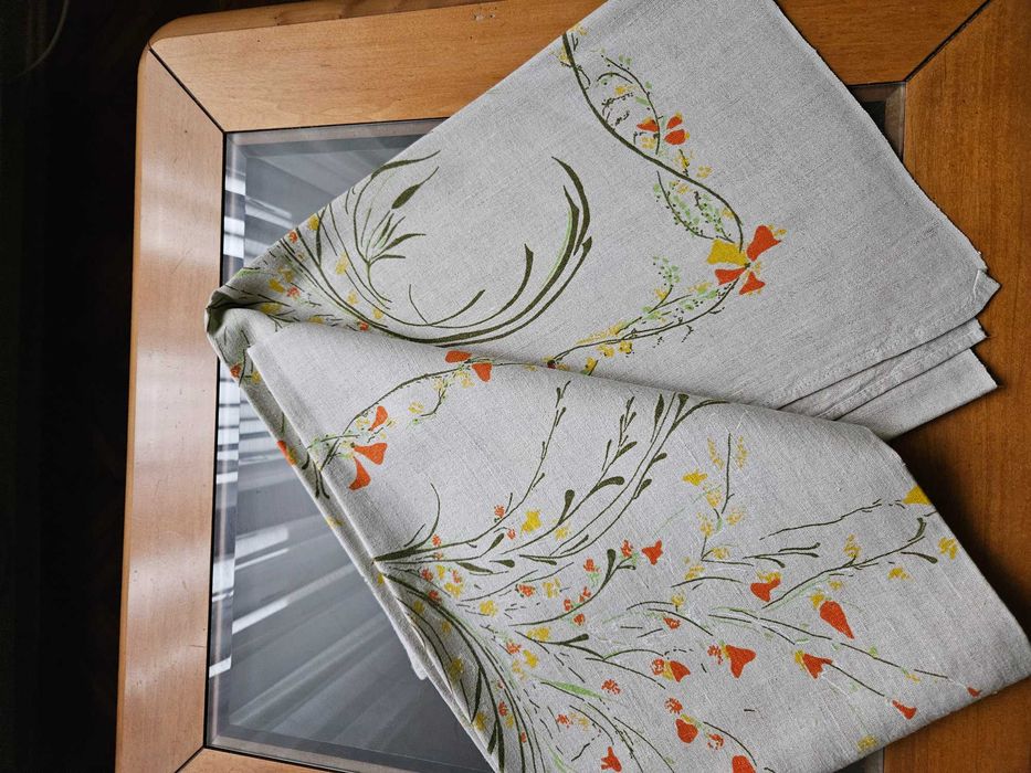 Obrus lniany z czasów PRL