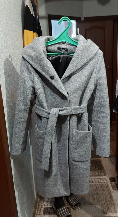 Продам пальто демісезон