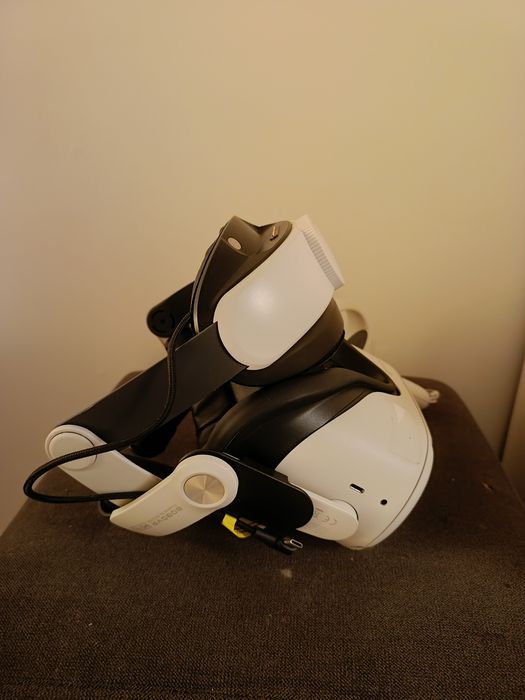 VR  Meta Oculus Quest 2 256GB.
Te 256GB pojemnosci