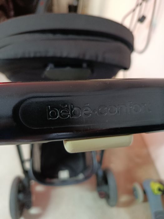 Carro de bebê confort