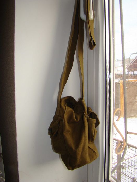 Противогаз ГП-5 с фильтром и сумкой для переноски времен СССР..