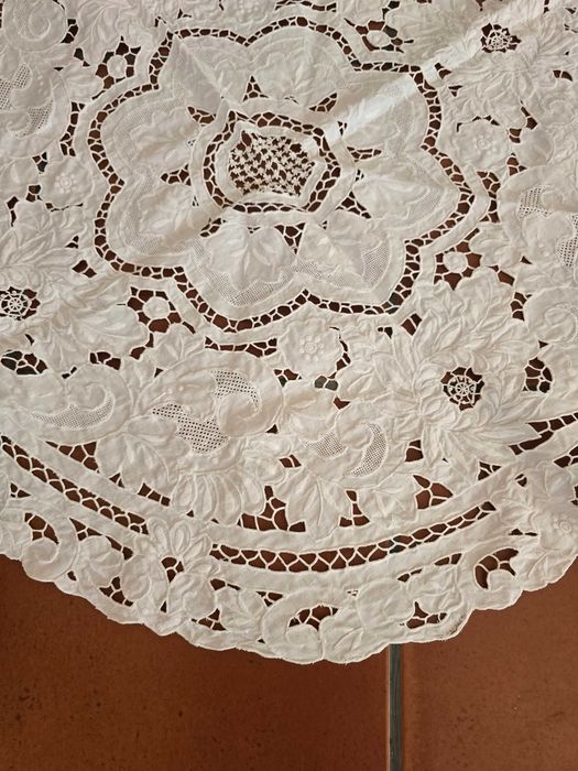 Naperon branco bordado