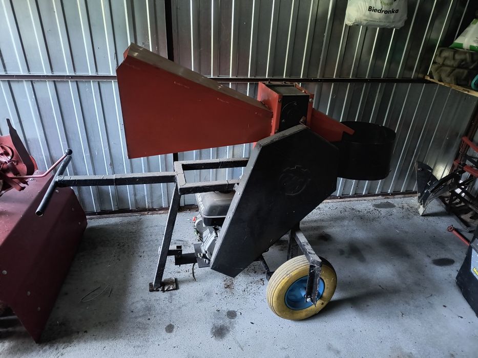 Rębak spalinowy rozdrabniacz "mobilny"