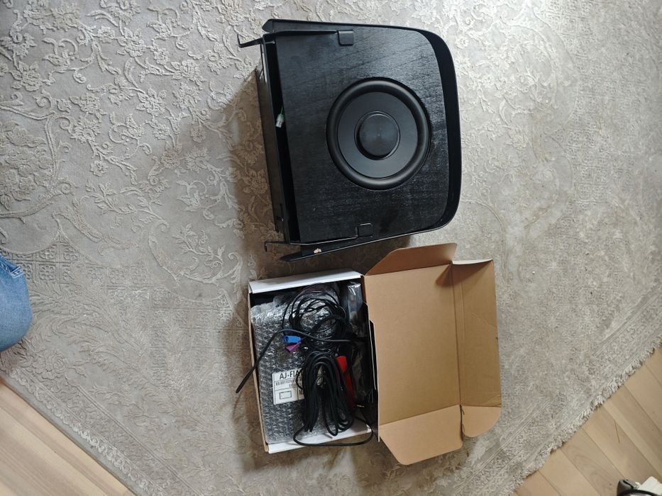 Alpine SWC-D84DU — Subwoofer 8" do Fiat Ducato z mocnym basem
