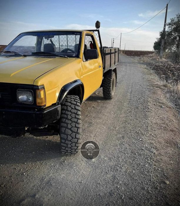 Kit de 2 abas universais NISSAN D21