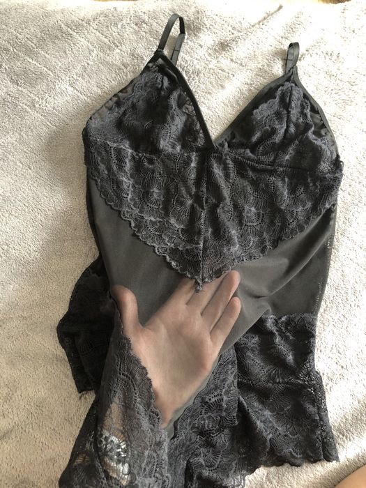 Koronkowe czarne body