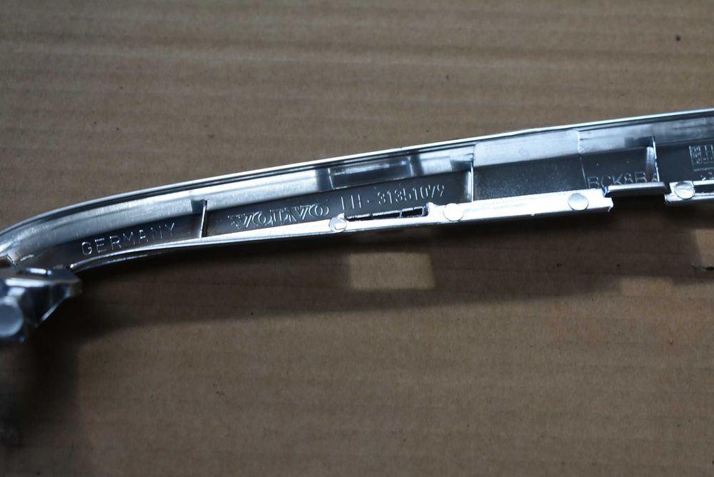 Volvo XC60 I lift 08-17 dekor wodospad ramka 3135  1079