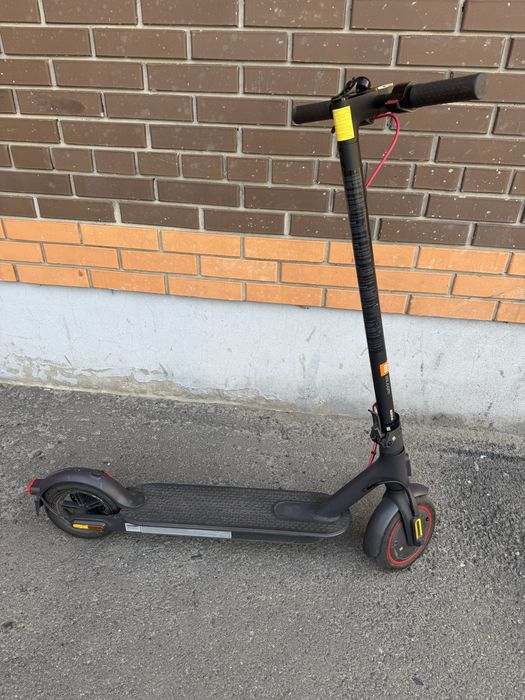 Електросамокат Хіаоті Mi Electric Scooter Pro 2