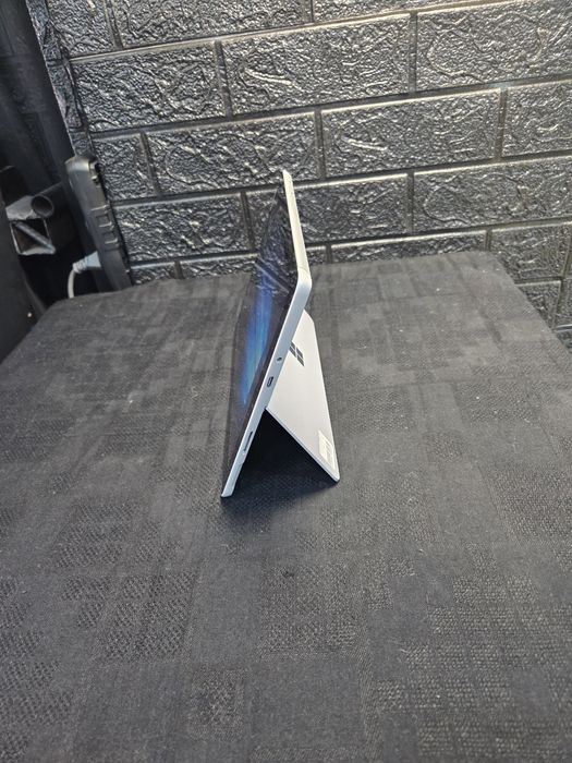 Ноутбук-планшет 8/128 ssd Microsoft Surface  go 2 емулятор андроїд