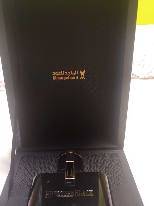Prestige Black Al Majed Oud 100 ml EDP nisza z Dubaju