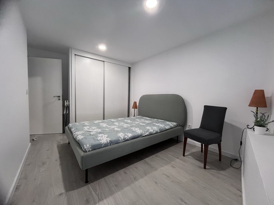 Casa Moradia T3  em Quebradas
