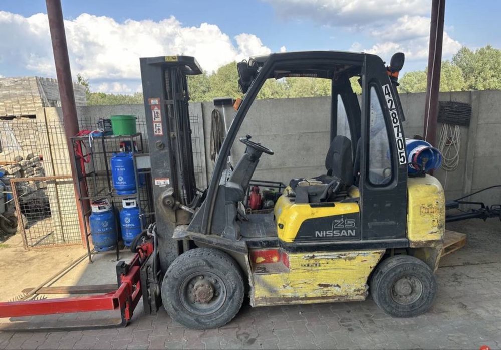 Wózek widłowy nissan 2,5t triplex 4,75m