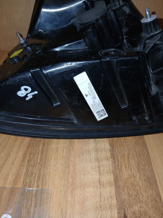 lampa prawa tył tylna w błotnik Tesla 3 Y