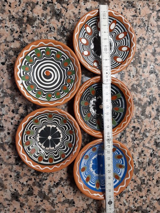 Tacinhas de cerâmica, cada