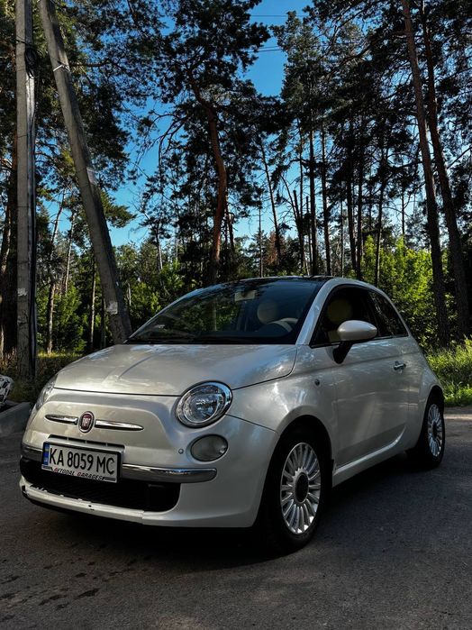 Фіат 500 1.2 бензин 2008 року випуску (офіційне авто,купувалось в автосалоні в Києві)