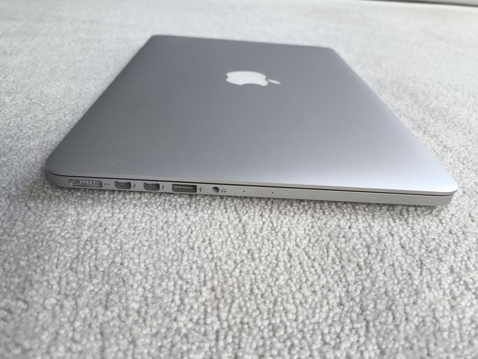 MacBook Pro 250Gb ssd jak nowy bateria laptop super stan
