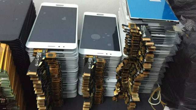 Дисплей модуль iPhone 11, 12, 13, 14 (тачскрин, екран з рамкою) LCD