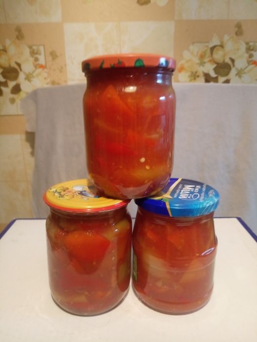 Лечо,салат,помидоры,огурцы,икра кабачкова