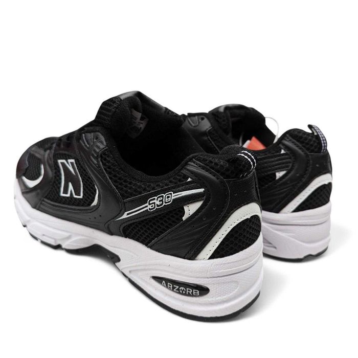 Зимові кросівки New Balance 530 чорні з білим (хутро)