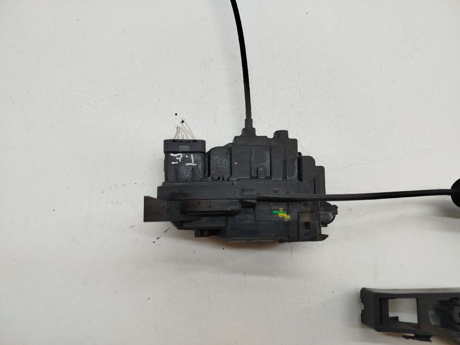 Fecho da Porta Trás Esquerdo - RENAULT Laguna III (BT0/1) | 07 - 15
