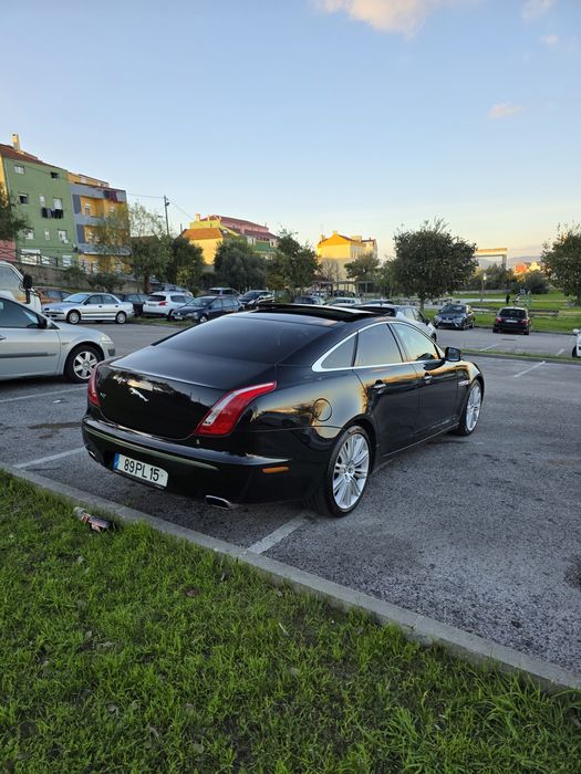 Jaguar XJ 3.0 D 275 cavalos ano 2010 posso aceitar trocas